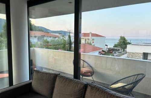 Chrisi Akti Apartment | House Constantin