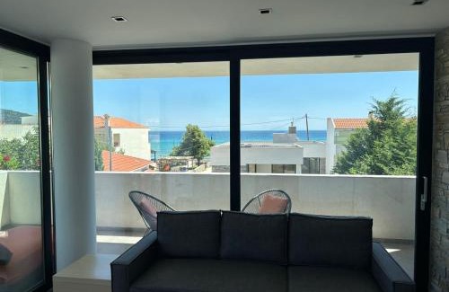 Chrisi Akti Apartment | House Constantin