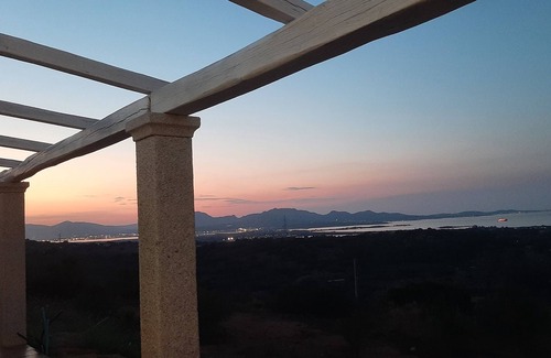 Tiriddo House | House Ely-Spectacular SEA VIEW and garden