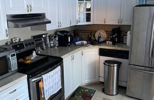 Brossard House | House emergency rental 3 bedrooms 31days min
