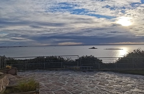 Etables-sur-Mer House | House facing the sea on st quay portrieux.