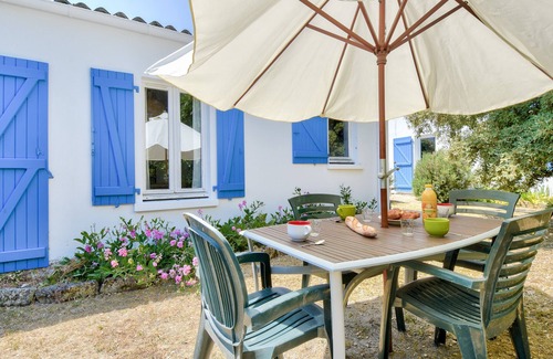 La Gueriniere Ski Chalet | House for 4- Garden - 600m from the beach