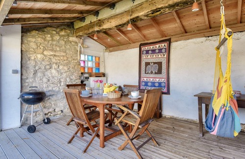 Barbatre Ski Chalet | House for 4 with garden - 500m from the beach
