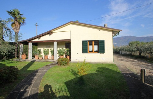 Capannori House | House for 8 People with private pool near Lucca
