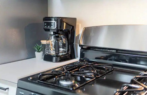 Mount Washington House | House for Group stays- Near Sheraton & Downtown - Office Room