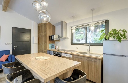 Lapeyrouse-Fossat House | House