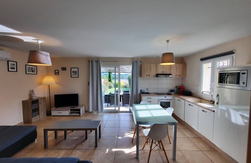 Vaison-la-Romaine Villa | House with its own swimming pool between vaison and nyons .Aillan Hervé