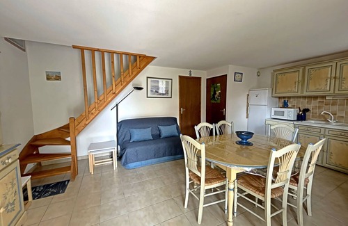 Saintes-Maries-de-la-Mer House | House for 6 with shared pool and air conditioning