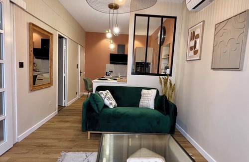 Orange Apartment | House + garage in the heart of ORANGE