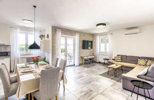 Marcana House | House Gortan in Marcana with pool, family-friendly, dogs allowed, quiet location