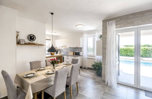 Marcana House | House Gortan in Marcana with pool, family-friendly, dogs allowed, quiet location