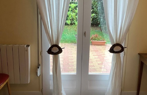 Sarzeau House | House in a cul-de-sac, very quiet village in Sarzeau enclosed garden