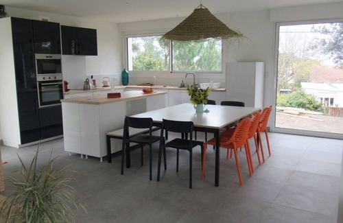 Carcans House | House in a green setting, with splendid view of the lake and 80m from its beaches!