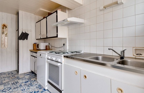 Barbatre Ski Chalet | House in Barbâtre for 12 - 450m from the beach