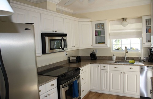 Bay Esplanade House | House in Beautiful North Beach within walking or biking distance to beach!