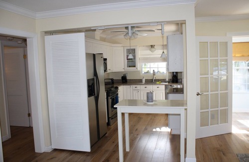 Bay Esplanade House | House in Beautiful North Beach within walking or biking distance to beach!