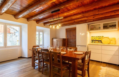 Peyragudes House | House in Genos for 8, near lake, garden and wood stove