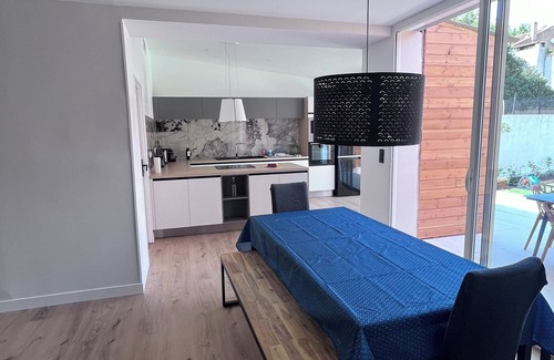 Narbonne House | House in Narbonne, ideal for Les Grands Buffets, with swimming pool and air-conditioning