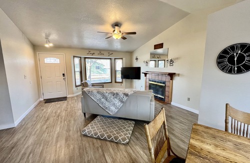 Collister House | House in North Boise, Idaho;fenced Backyard; Dog friendly;Near Bogus Basin Ski