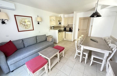 Pont Royal House | House in Provence with Pool and Air Conditioning