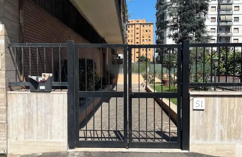 Pigneto Apartment | House in Ros's Pigneto, family friendly, adjacent downtown, well connected.