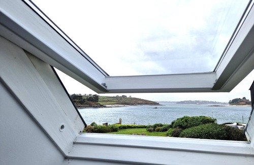 Plougasnou House | House in Terenez with Stunning Harbour Views