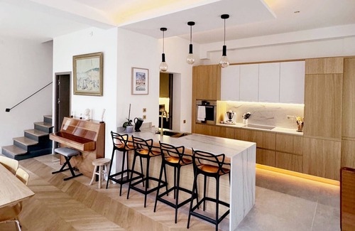 Notre-Dame House | House in the Heart of Versailles, Indoor Pool, Private Cinema, Gym