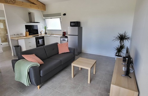 Maubec House | House in the heart of the village