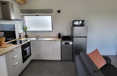 Maubec House | House in the heart of the village