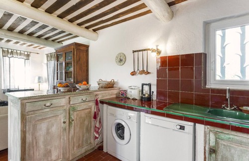 Murs House | House in the heart of the scrubland near Walls and other perched villages of the Luberon