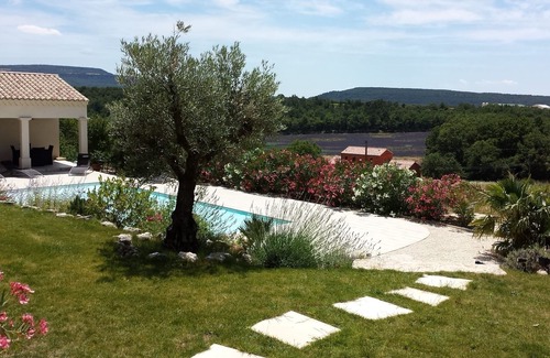 Roussas House | House in the middle of the cicadas