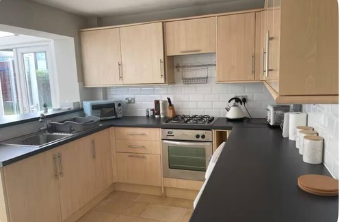 Trafford Bed & Breakfast | House in Timperley near Manchester Airport