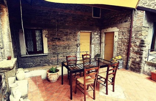 Villafranca in Lunigiana House | House in the medieval village of Filetto