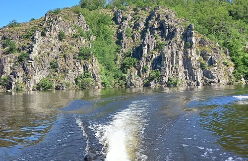 Eguzon-Chantome House | House located in the countryside 800 meters from the lake, 4 km from the village of Eguzon 36270.