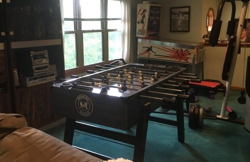 Bristol House | House located near the Pinnacle/ Bristol Regional Hospital. Sleeps 8