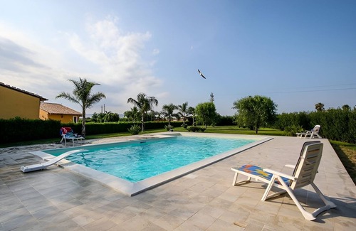 Syracuse Apartment | House Lumia White Zagara