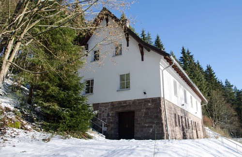 Frankenhain Apartment | House Lütsche - right on the lake in the Thuringian Forest