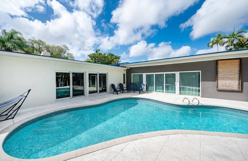 Miami Springs House | House - Miami pool house, near Miami Int Airport and attractions.