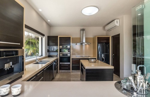 La Cruz de Huanacaxtle House | House