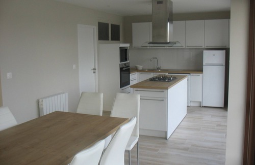 Clohars-Carnoet House | House N°7. 4 *. WIFI Swimming pool 28°; Tennis court; Wooded park 15,000 m²; Car park