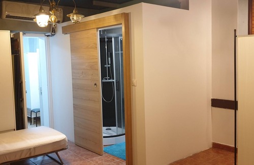 Hopital-Camfrout House | House near sea in former Restaurant Bar with spa access