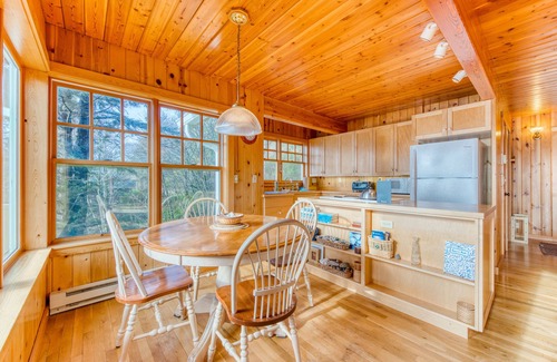 Oceanside House | House near the beach with ocean views, wood stove, & telescope