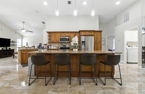 Town 'n' Country House | House of Comfort