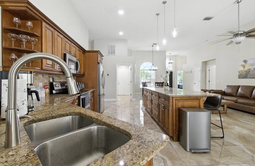 Town 'n' Country House | House of Comfort