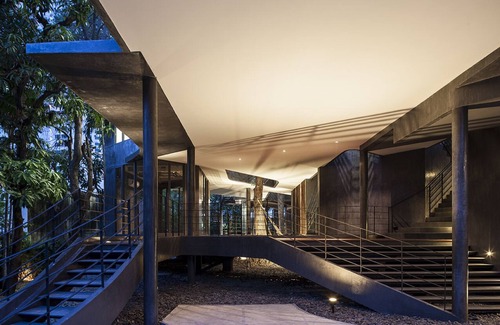 Khlong Tan House | House of Grey - Luxury Pool Villa