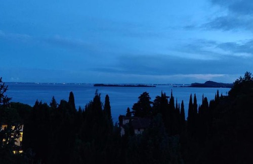 Gardone Riviera Apartment | House Of Music