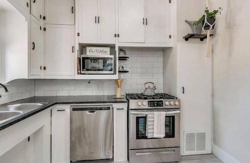 Edmond House | House on The Hill in the Heart of Edmond