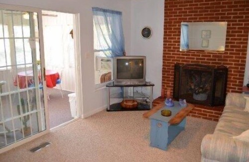 La Follette House | House on the top floor by the beautiful lake Norris with accessible boat slip
