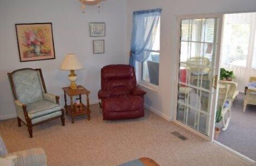La Follette House | House on the top floor by the beautiful lake Norris with accessible boat slip