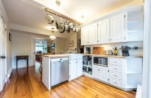 Waterford Valley House | House Patrick 4bds Loft Style Parking